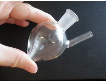 Baňka srdcovitá s vývodem 50ml